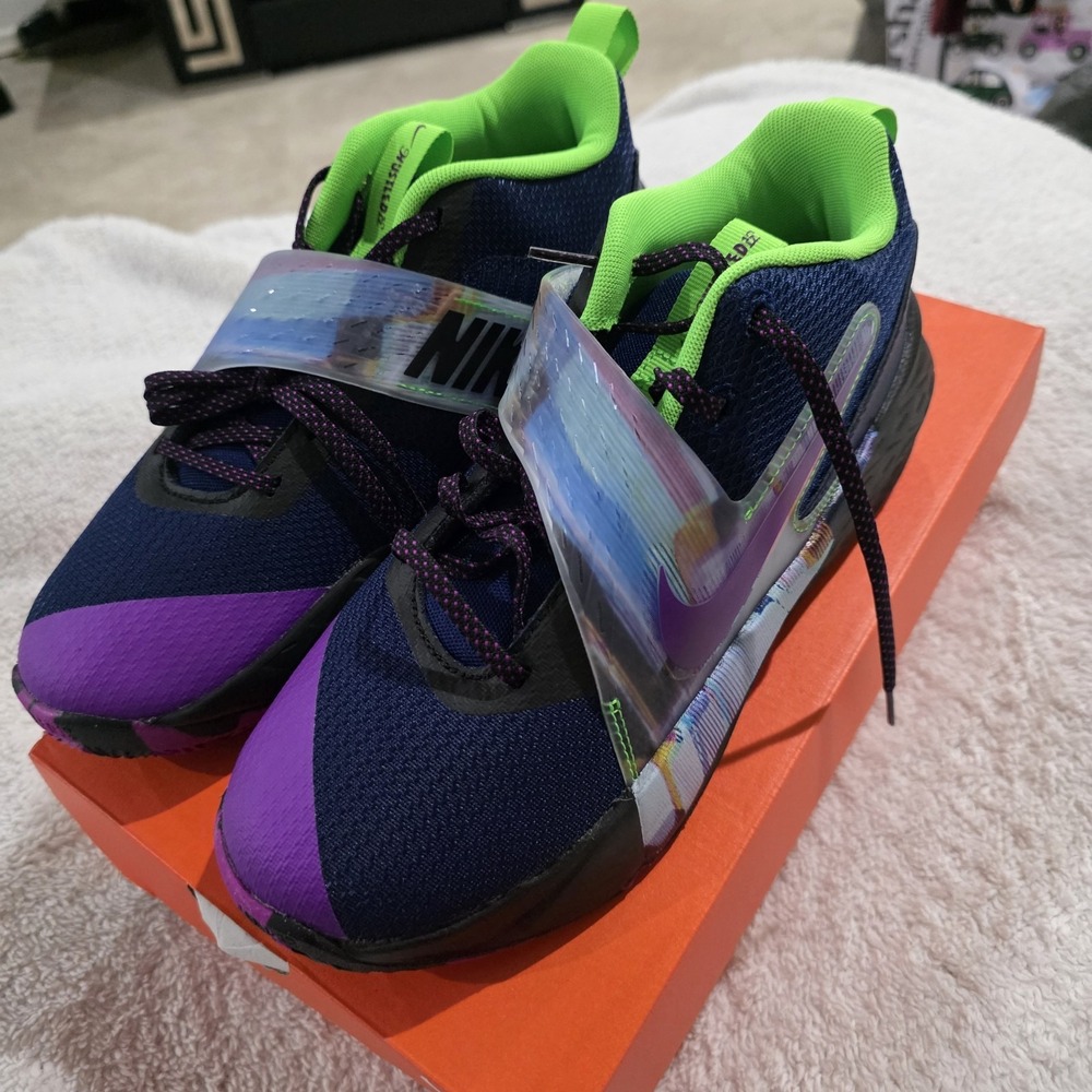 Nike Team Hustle D 12 GS Blue Void Vivid Purple Kids Sz 7 Basketball HV2291-400